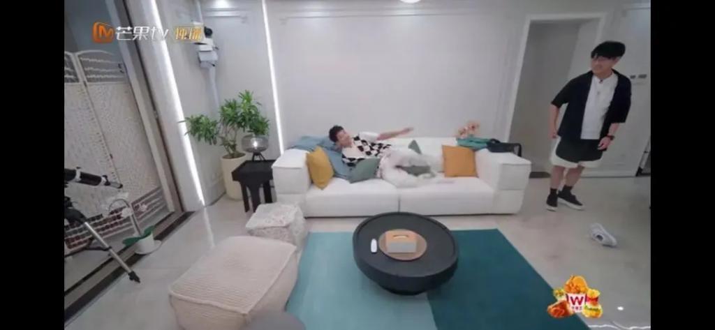 救命我在上班，要憋出内伤了…