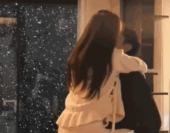 《以爱为营》吻戏太多被投诉，尺度大儿童不宜，网友怒骂荒唐