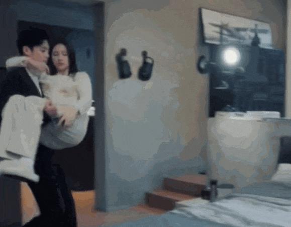 《以爱为营》吻戏太多被投诉，尺度大儿童不宜，网友怒骂荒唐