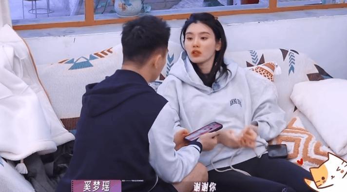 金莎和00后男友“母子恋”火上热搜？这恋综也太抓马了吧！
