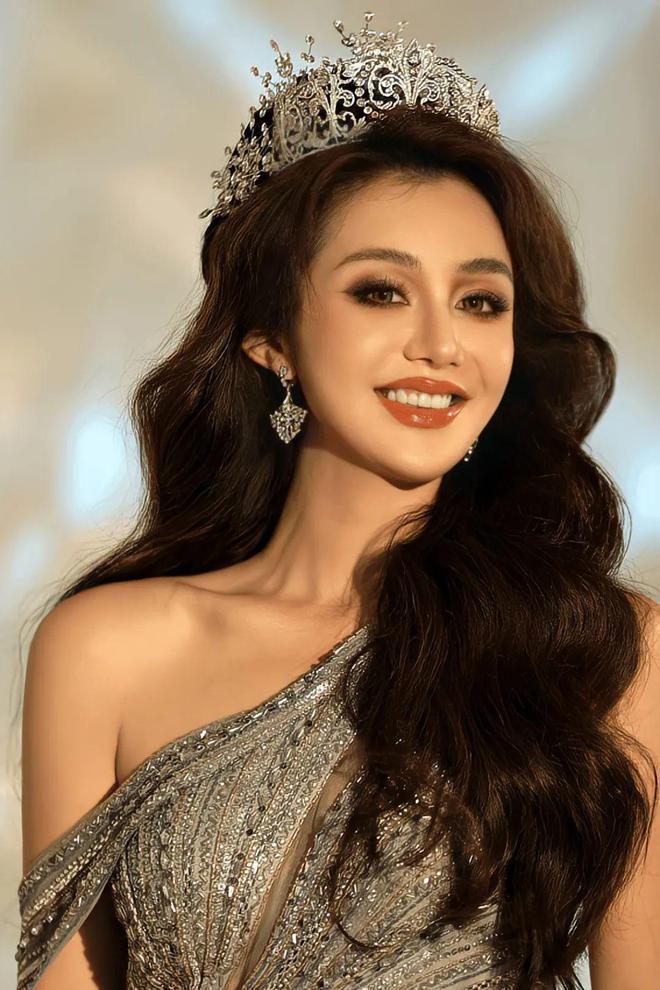 朱芷瑩成为首位在国际友谊小姐全球总决赛上夺冠的中国选手