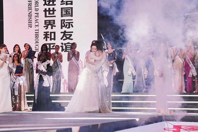 朱芷瑩成为首位在国际友谊小姐全球总决赛上夺冠的中国选手