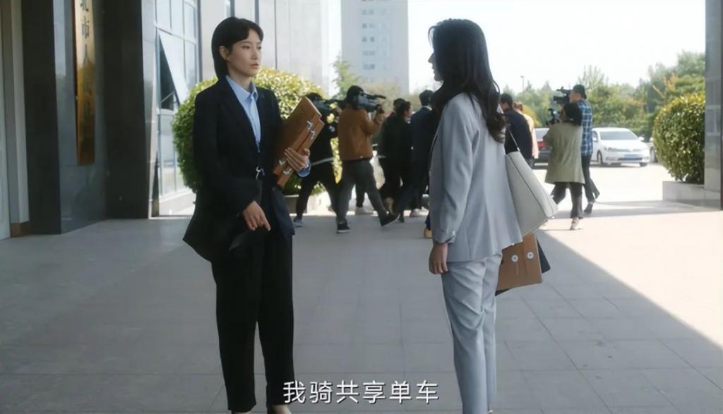 国产剧里的穷人高攀不起，狗血分裂，全靠编剧“意淫”，真可笑