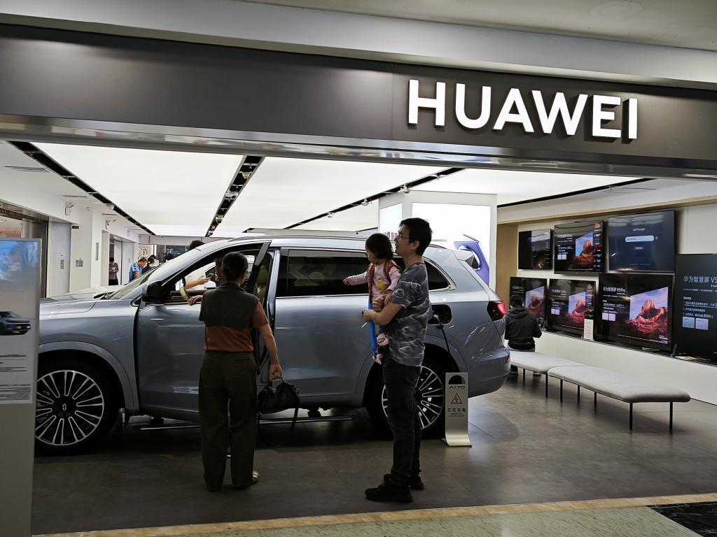 驻扎大商场的车企，得到想要的人气了吗？