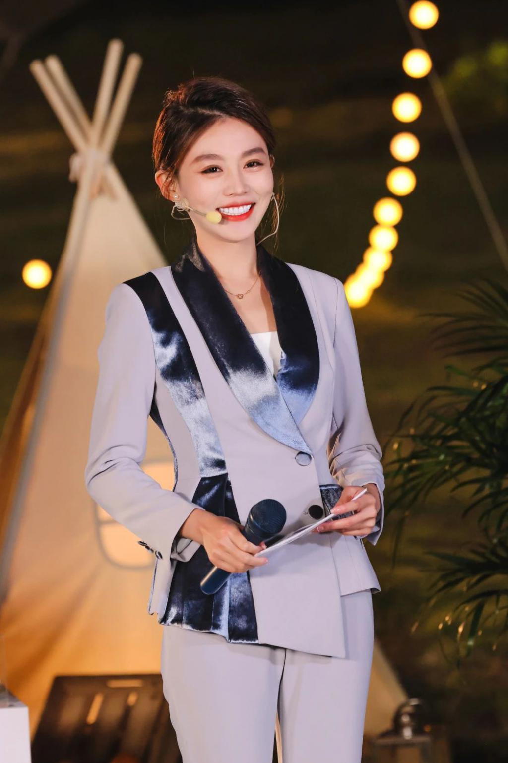 美女！才女！主持人大赛中的她，太讨喜了！