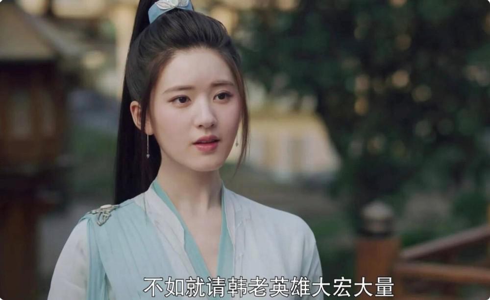 当42岁阿娇跟27岁虞书欣站在一起，我才明白，什么叫顶级骨相