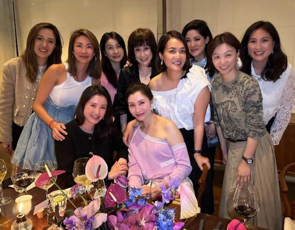 李嘉欣聚会为什么总“镶边”？看香港阔太圈“C位潜规则”