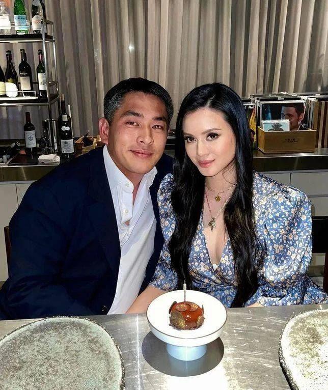 李嘉欣聚会为什么总“镶边”？看香港阔太圈“C位潜规则”
