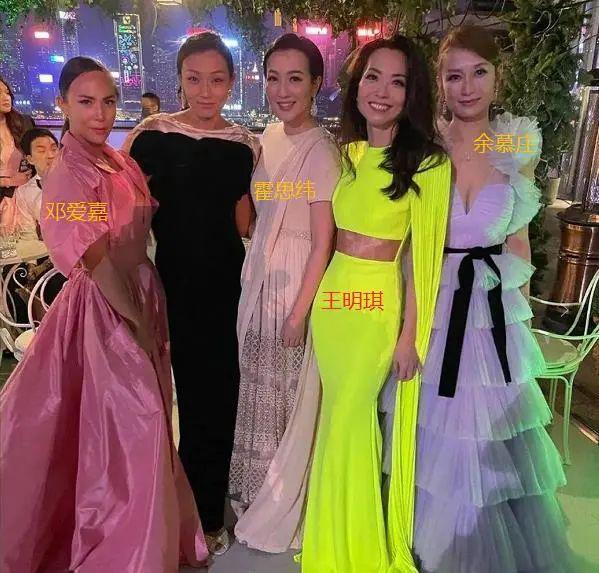 李嘉欣聚会为什么总“镶边”？看香港阔太圈“C位潜规则”