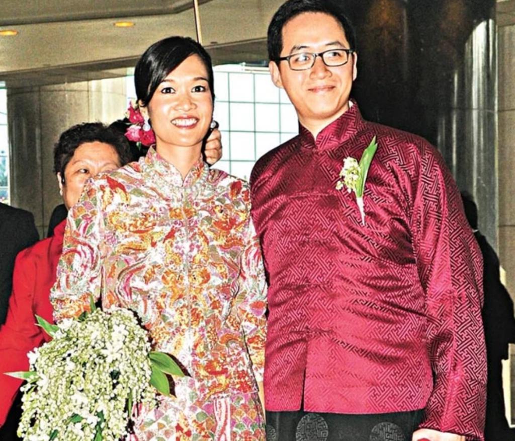 李嘉欣聚会为什么总“镶边”？看香港阔太圈“C位潜规则”