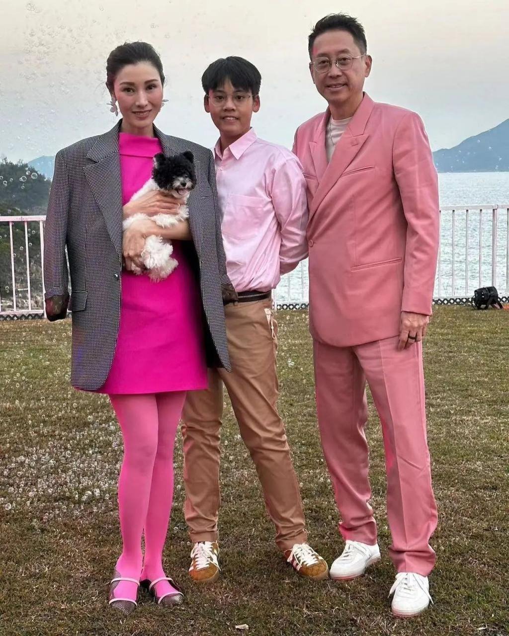 李嘉欣聚会为什么总“镶边”？看香港阔太圈“C位潜规则”