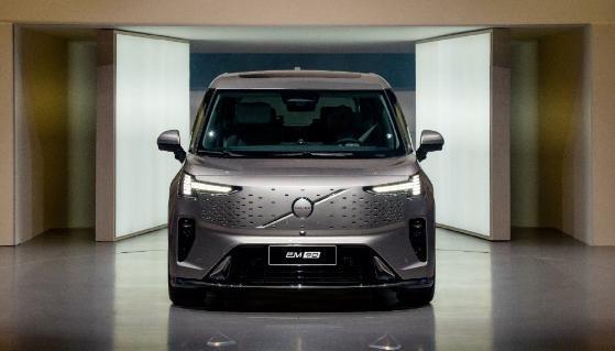 沃尔沃首款纯电MPV EM90发布：基于SEA浩瀚平台打造，车长超5.2米