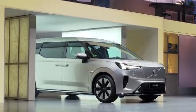 沃尔沃首款纯电MPV EM90发布：基于SEA浩瀚平台打造，车长超5.2米