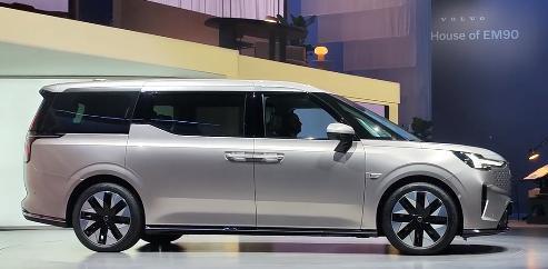 沃尔沃首款纯电MPV EM90发布：基于SEA浩瀚平台打造，车长超5.2米