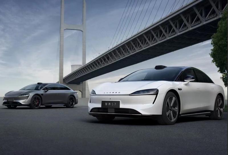 智界 S7 与阿维塔 12，谁才是华为的轿车王炸？