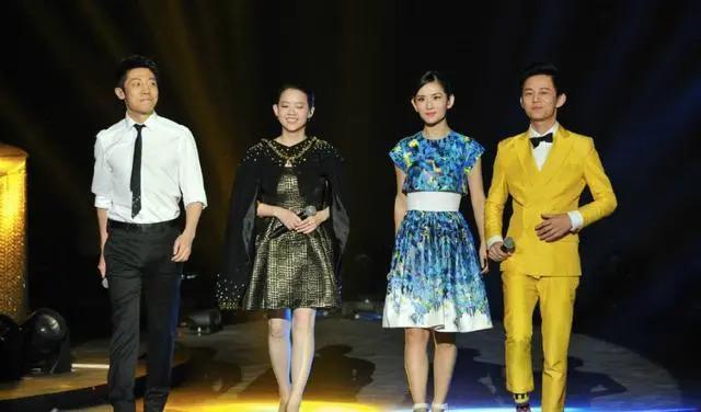 谢娜参加双十一晚会，抢词、忘梗太尴尬，她欠内娱一个“道歉”