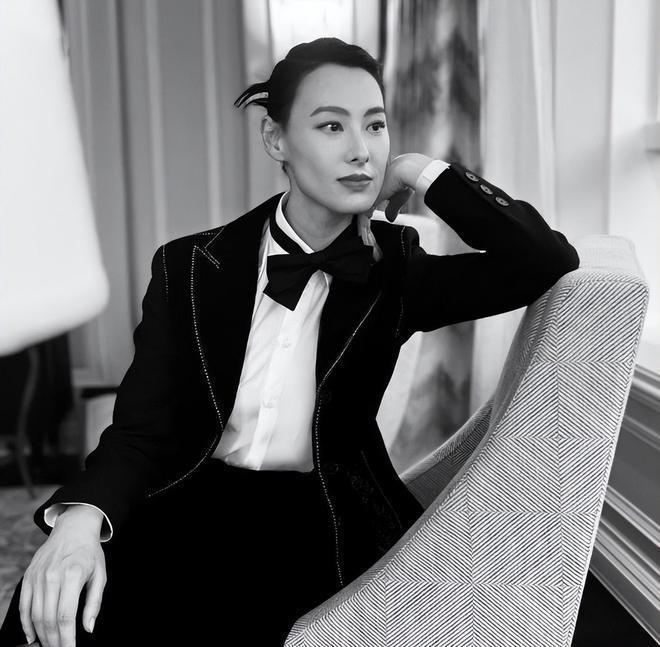 “脱离”李家豪门束缚，梁洛施晒健身美照为复出拍戏做准备