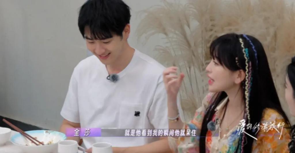 她找小19岁弟弟图啥，无痛当妈？