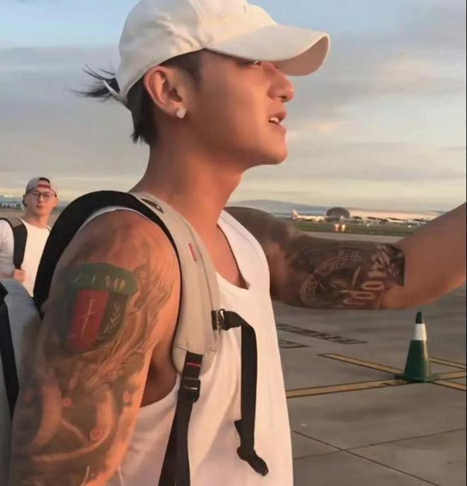 黄子韬医院被偶遇！因身体不适取消演唱会，毫无补偿遭大量脱粉！