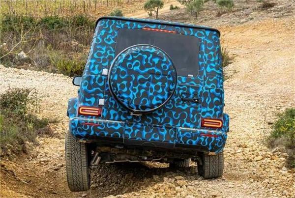 比亚迪仰望U8最强对手：奔驰纯电“大G”谍照曝光 年底首发亮相