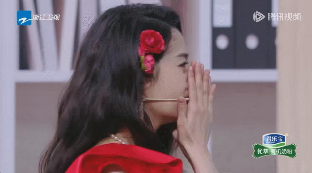 “玩不起”的关晓彤，踩了年轻人最恨的雷区
