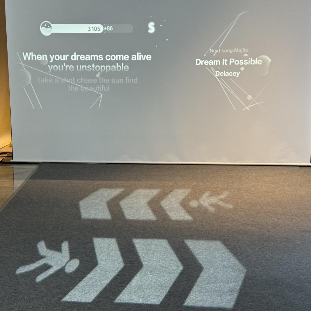 鸿蒙智行，华为要给车圈打造「新样本」