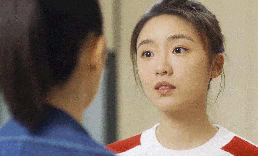 她终于正常了一回，可惜没人看了