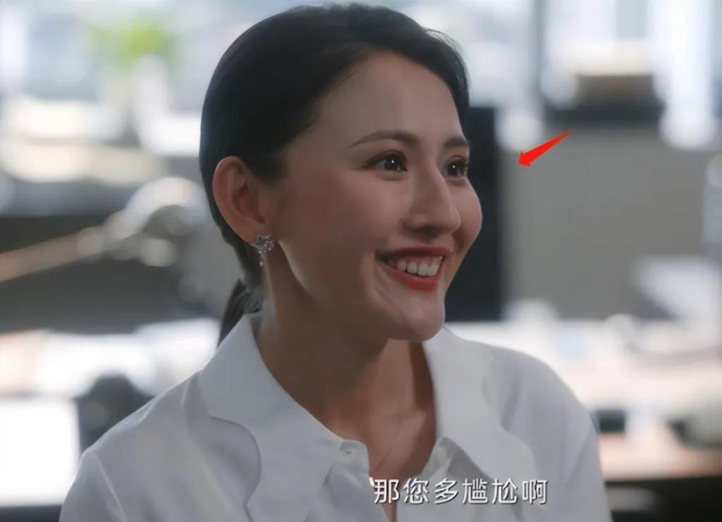 当“硅胶脸”混进央视职场剧，撞上天然脸演员，简直降维打击