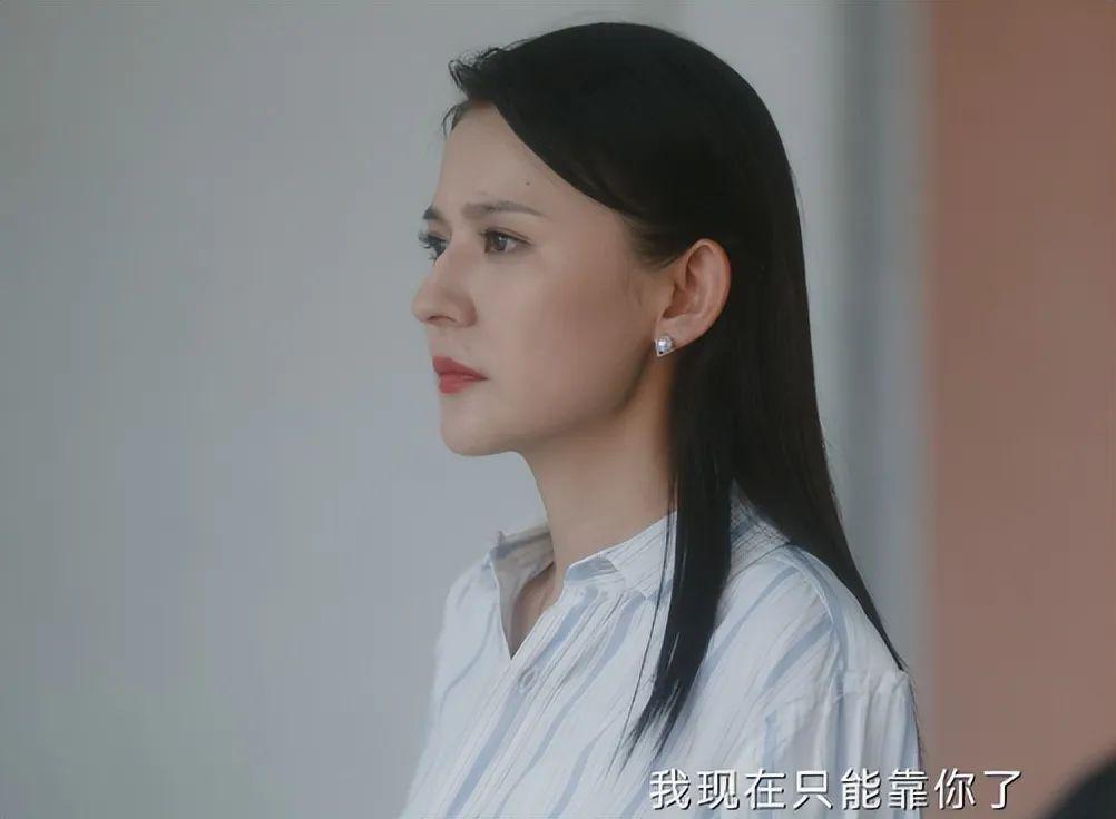当“硅胶脸”混进央视职场剧，撞上天然脸演员，简直降维打击