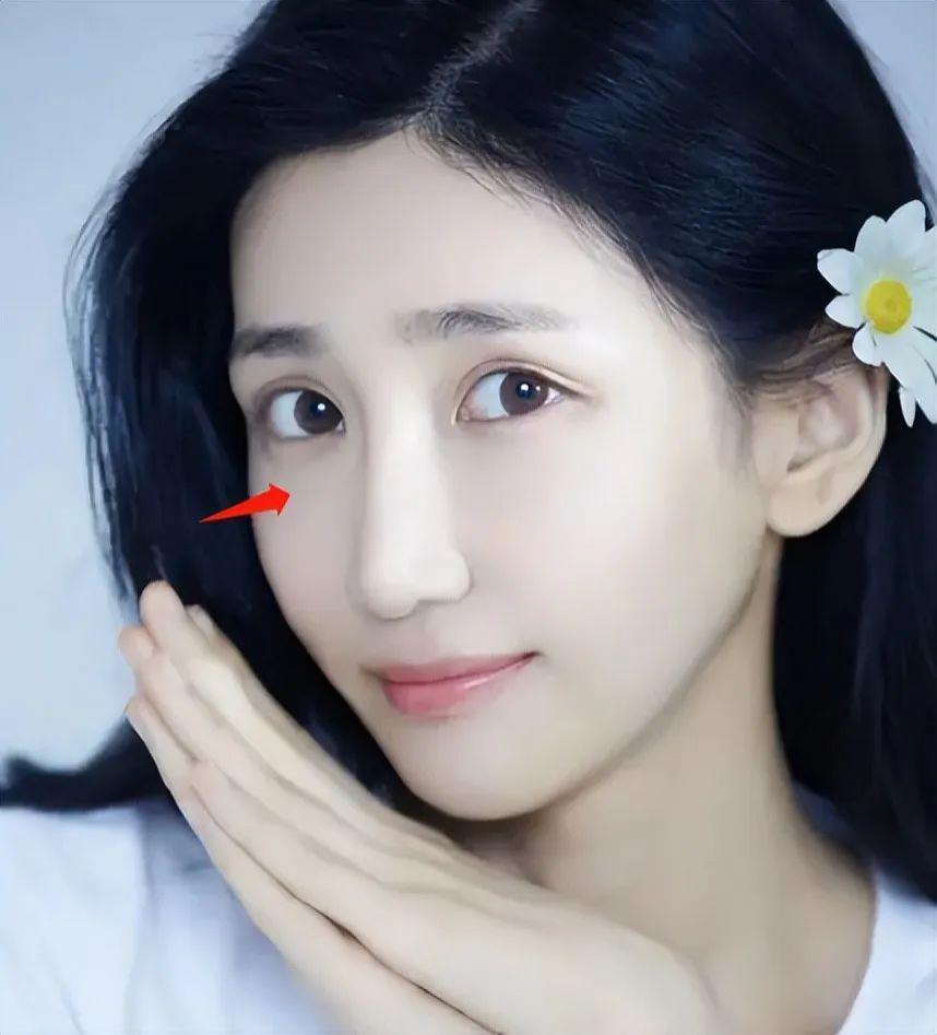 当“硅胶脸”混进央视职场剧，撞上天然脸演员，简直降维打击