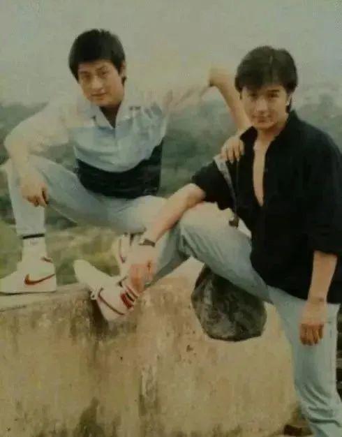 13年后，顶流男星之死