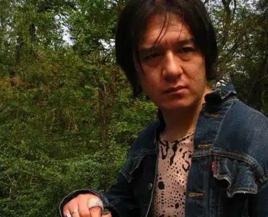 13年后，顶流男星之死