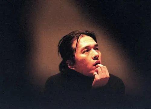 13年后，顶流男星之死