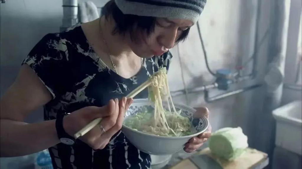 13年后，顶流男星之死