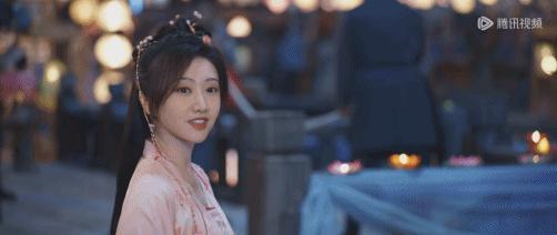 这泼天的富贵，她接住了
