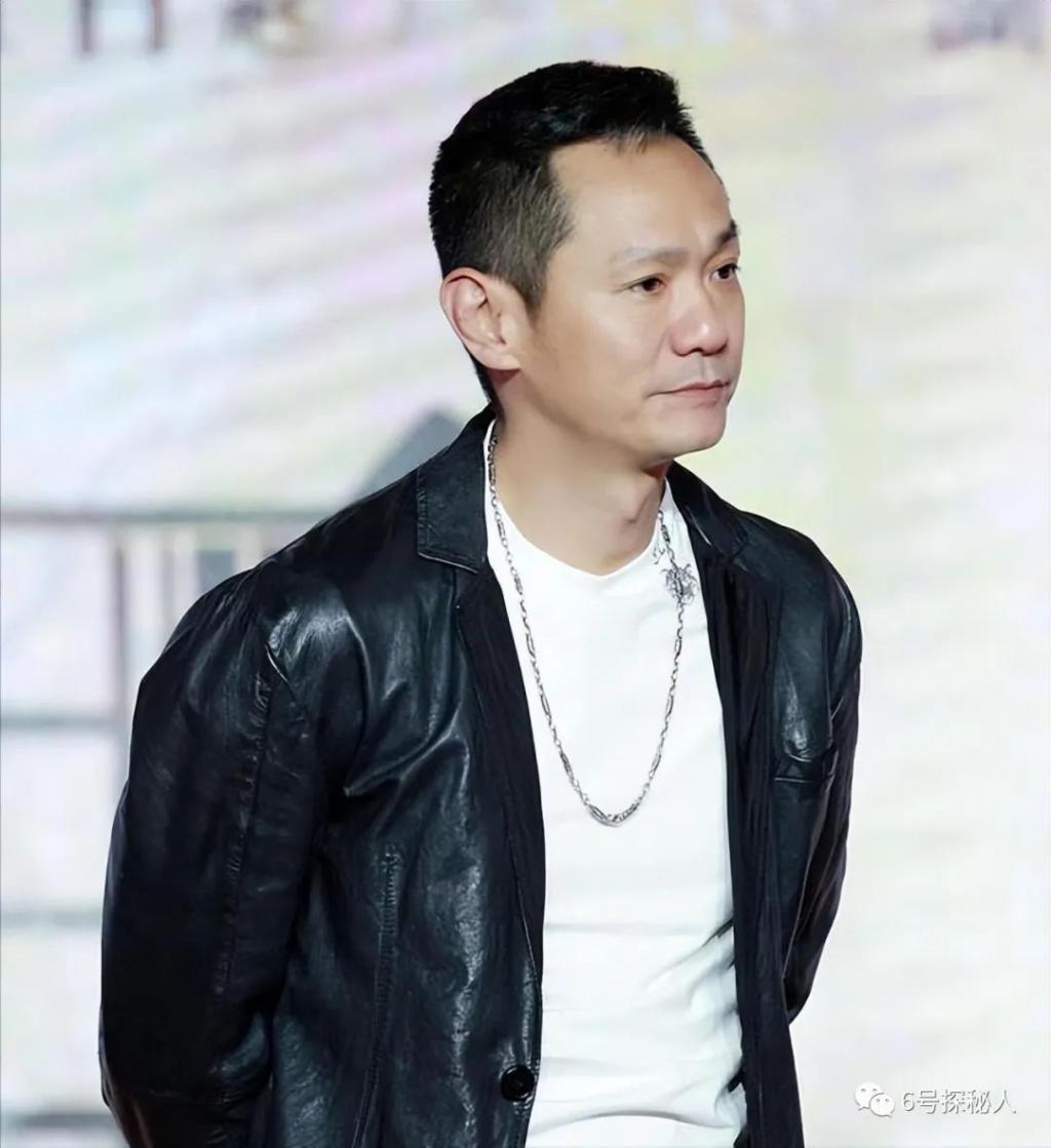 妻子佟欣离世14年后，说永不再娶的果靖霖履行承诺了吗