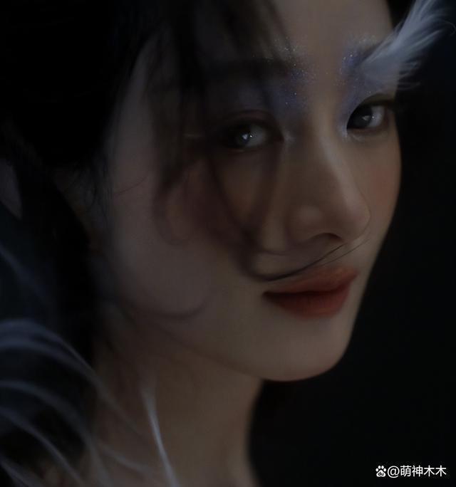 赵丽颖最新硬照翻车！妆容显脏眼神胆怯，被嘲满屏土味