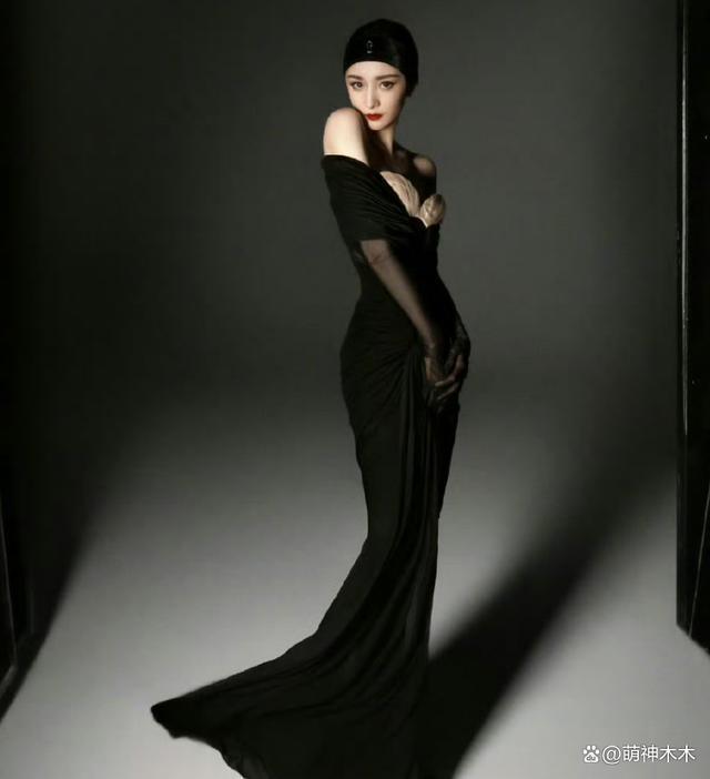 赵丽颖最新硬照翻车！妆容显脏眼神胆怯，被嘲满屏土味