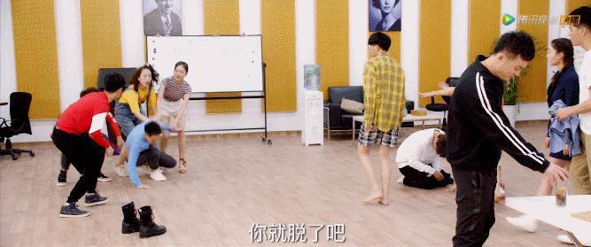 一夜火成顶流的他，如今竟被急哭了？