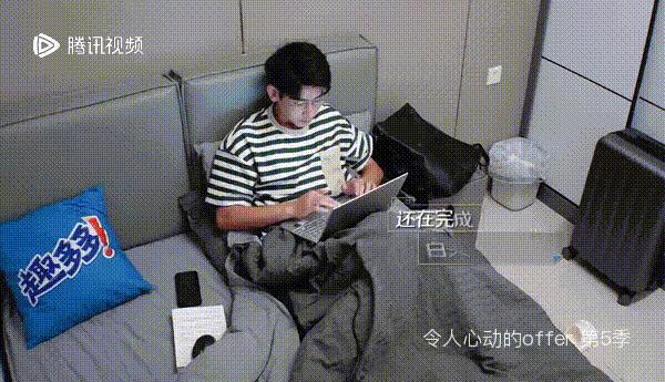 抱抱他吧…感觉他要碎掉了？