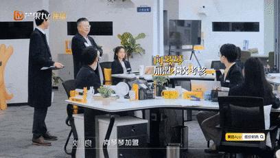 抱抱他吧…感觉他要碎掉了？