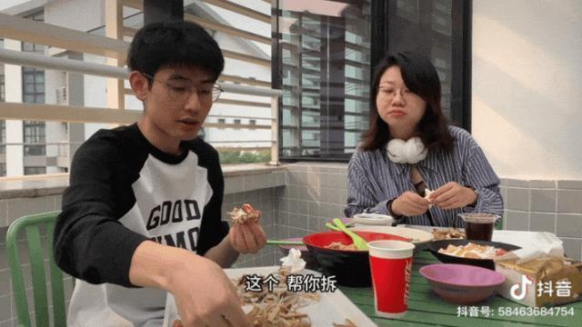 抱抱他吧…感觉他要碎掉了？