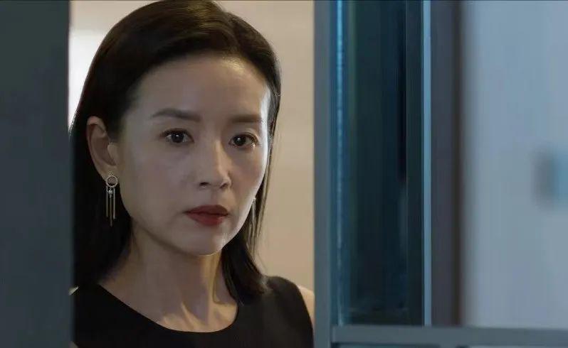 看了陈数20年前的旧照,才明白她如今的“硅胶脸”情有可原