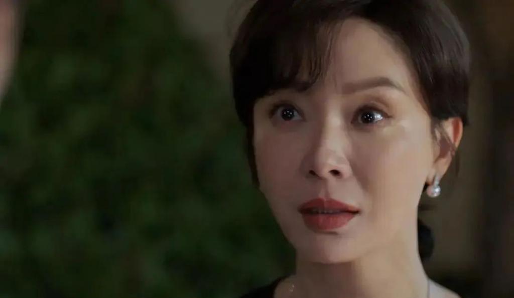 看了陈数20年前的旧照,才明白她如今的“硅胶脸”情有可原