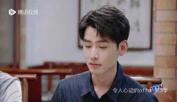 抱抱他吧…感觉他要碎掉了?