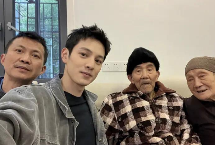 抱抱他吧…感觉他要碎掉了?