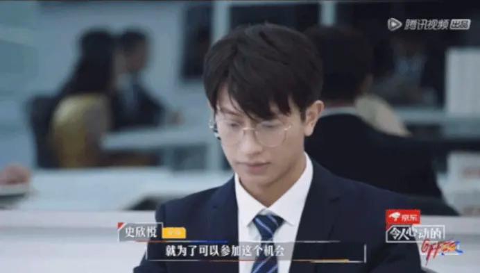 抱抱他吧…感觉他要碎掉了?