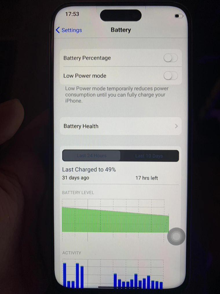 英国男子从苹果官网购买 iPhone 15 Pro Max，却收到安卓山寨机