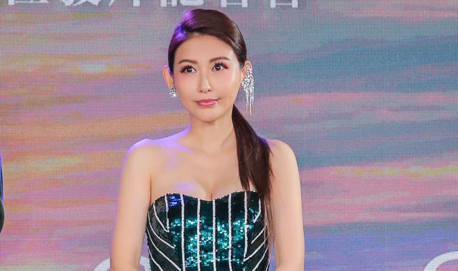 蝴蝶姐姐离婚，嫁给富豪医生仅1年，离婚之后谋求复出