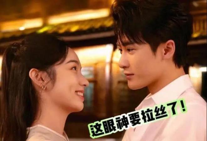 檀健次和经纪人聚餐，酒后搂肩，和异性无边界感引争议